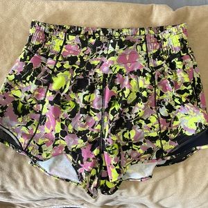 Lululemon Hotty Hot shorts. Size 6. 2.5 inseam.